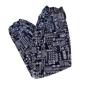 Seventeen Tribal print jogger pants medium